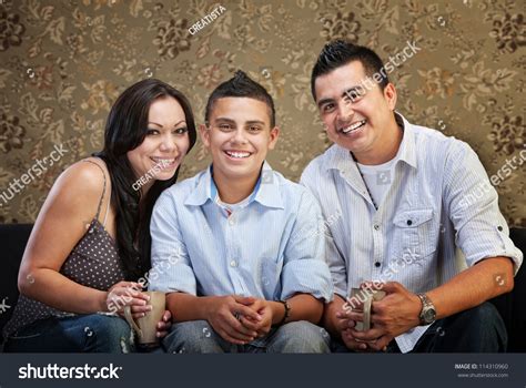 fotos de Familia latina con hijos adolescentes Fotos imágenes