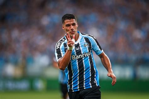 Imprensa internacional repercute primeiro jogo de Suárez pelo Grêmio