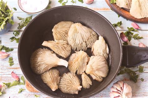 Setas a la plancha con ajo y perejil tan sabrosas como fáciles de preparar