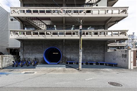 Pan Am Flagship Store Niiiz Design Lab Archdaily
