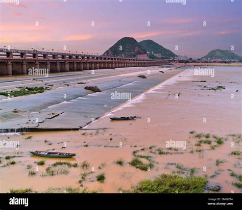 Prakasam barrage hi-res stock photography and images - Alamy