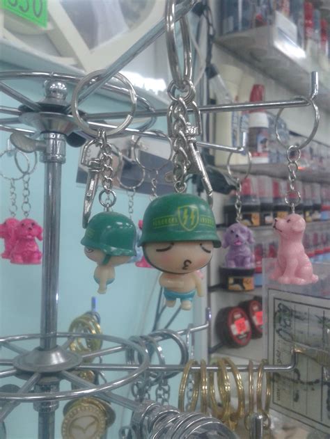 Странные брелоки попались сегодня в продаже. | Пикабу