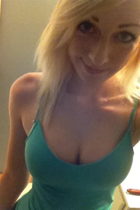Green Tank Top Porn Pic