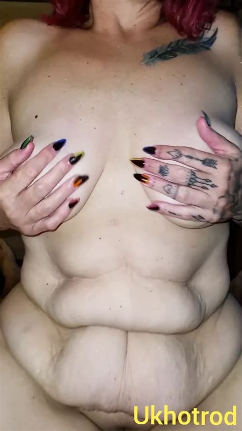 Sexy britische tätowierte BBW Ehefrau mit riesigen Titten reitet mich zum Orgasmus xHamster