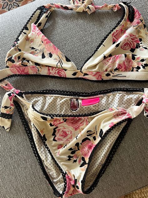 Betsey Johnson Off White Gypsy Rose Floral Bikini Top Gem