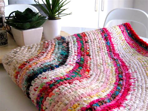 How To Make A Colourful Crochet Rag Rug With Recycled Fabrics Feltmagnet