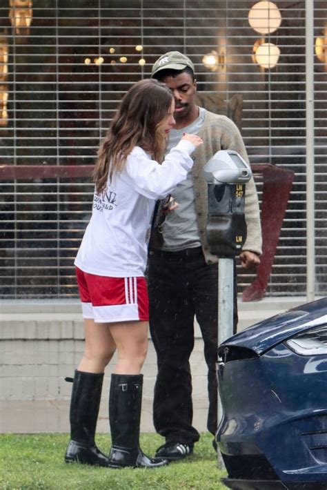 Hot Addison Rae In Red Shorts Thblog