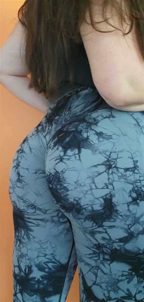 My Favorite Yoga Pants Nudes Yogapants Nude Pics Org