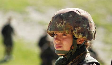 Filmava Ragazze Nude Sotto La Doccia Scandalo A West Point