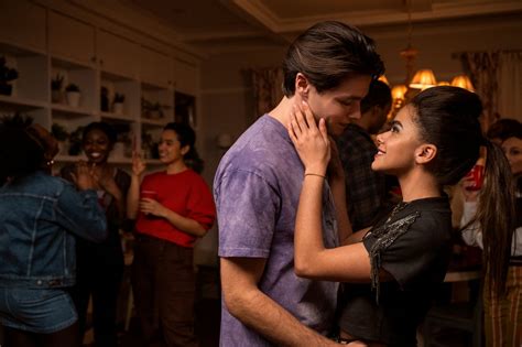 Sexiest Netflix Shows Popsugar Love Sex