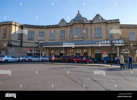 Bath Spa Railway Station Stock Photo - Alamy