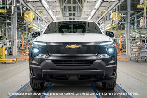 Chevrolet Shows Silverado Ev Towing Truck Now Has K Reservations