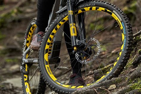 Mavic celebra el 25 aniversario de las ruedas Deemax DH con una edición