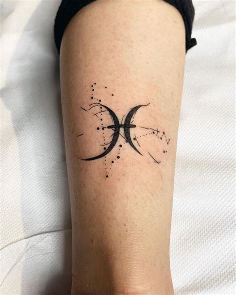 23 Pisces Tattoos for Zodiac Enthusiasts in 2021 | Idee per tatuaggi ...