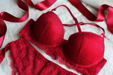 Conjunto de Lingerie Vermelha para conquistar saiba escolher Compra Fácil Lingerie