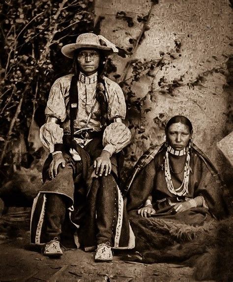 Shoshone Couple 1890 American Indian History Native American Indians Shoshoni