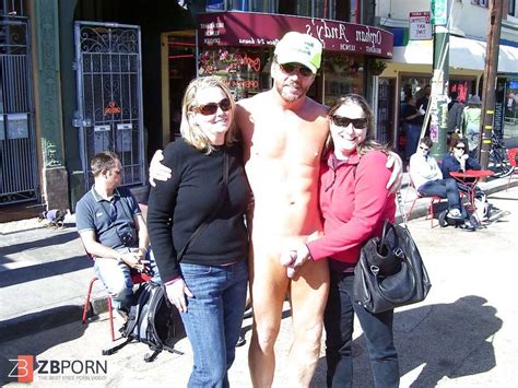 Girls And Man Sausage In Public CFNM ZB Porn