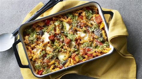 Chicken and bacon pasta bake recipe - BBC Food