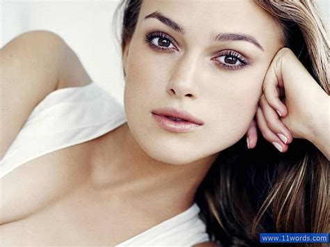 ブルネットブロンド女性ジーンズlucy pinder michelle marsh licking 1024x1536 People Hot Girls HD Art HDデスクトップの壁紙