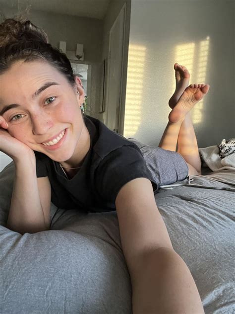 Cute Amateur Foot Model Everyones Favorite Foot Fetish Pose FeetPlaza