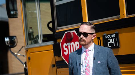 Commuters are venting about the delays on the u4 bus route 2