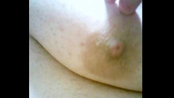Jugando con mis tetas caídas XVIDEOS