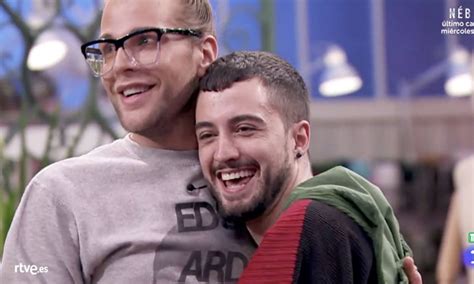 Joshua Mi padre esperaba que le dijera soy gay Pero aun así me besó en la boca y todo en