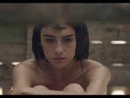 Naked Hazar Ergüçlü in Sakli