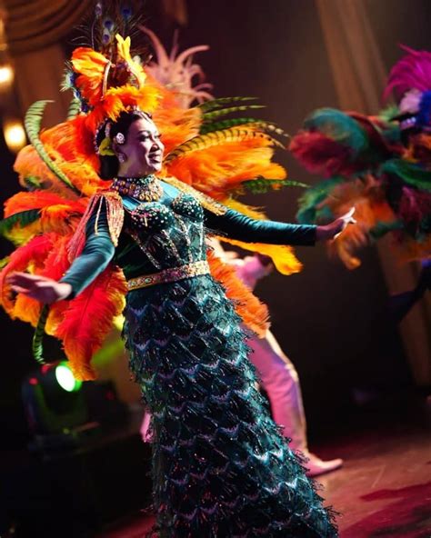 raminten cabaret show pertunjukan seni  wajib   jogja
