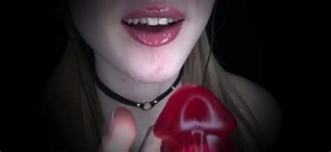 Teen Beauty Dildo Close Up Blowjob