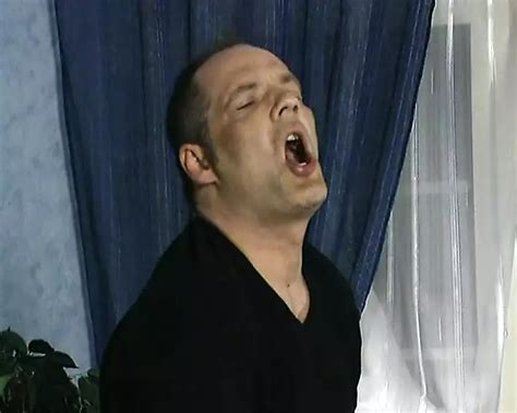 Une pute blonde allemande tatouée mange du sperme après une baise torride xHamster