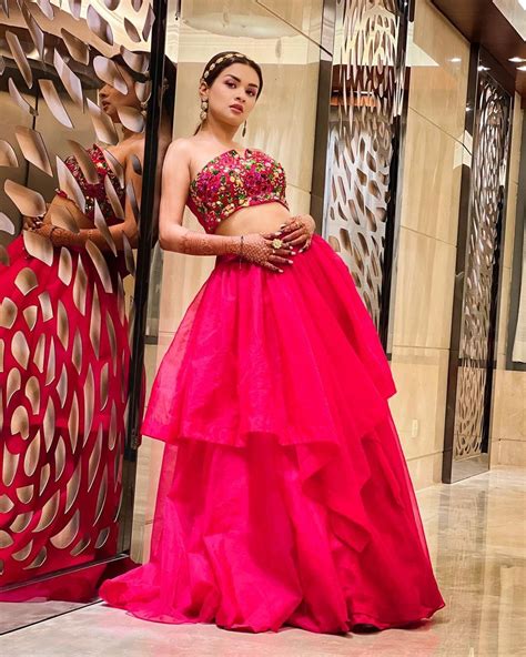 Avneet Kaur Looking So Gorgeous In Pink Lehenga Pics Gone Viral