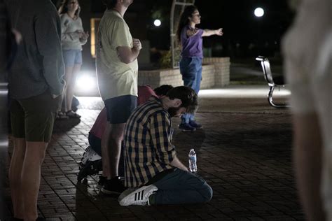 Waco students gather for ‘revival’ worship service - The Baylor Lariat