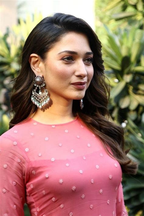 Top Hot Actress Birthday Date Full Name Sexy Actress Kuwait Jobs And News Latest Job