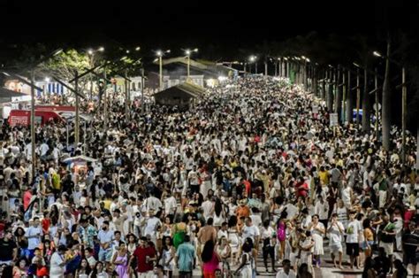 Mais de 50 mil pessoas celebram Réveillon na Passarela da Cultura