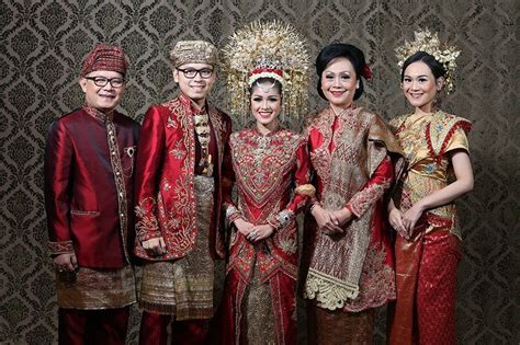 Baju Pengantin Adat Minang Modern - Desain Gaun pengantin dan kondangan