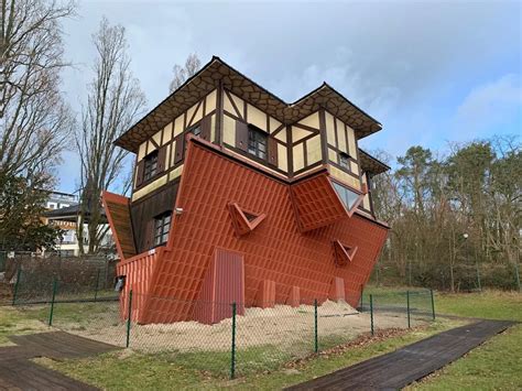 Das Haus auf dem Kopf in Swinemünde Gut Knut