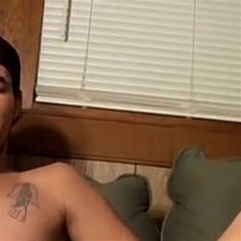 Straight Amateur Thugs Chain And Aaron Join To Wank Dicks XHamster