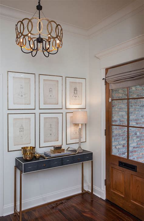 25 Captivating Entryways That Embrace The Beauty Of The Gallery Wall