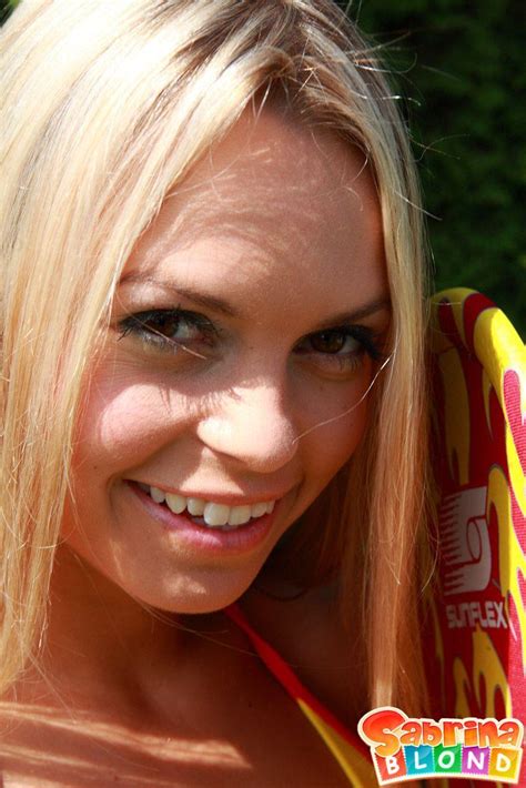 On The Grass Porn Pics Pictoa