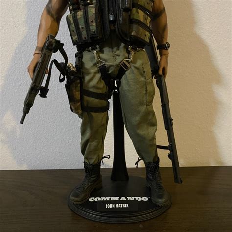 Hot Toys MMS Commando John Matrix Arnold Schwarzenegger Figure Complete NEAR MINT