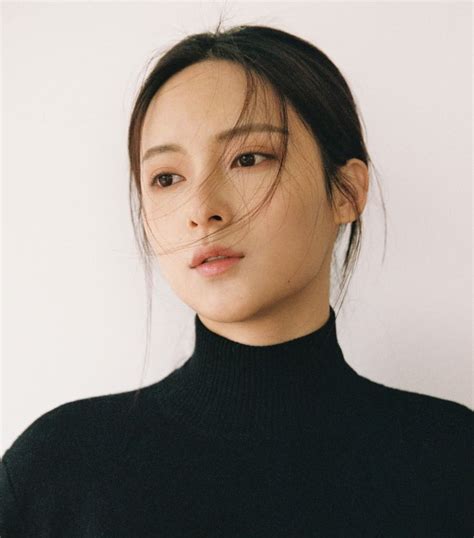 Nhan sắc đỉnh cao của hot girl mạng được mệnh danh là thần tiên tỷ tỷ thế hệ mới