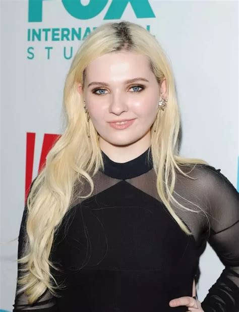 50 Hot And Sexz Abigail Breslin Photos 12thBlog