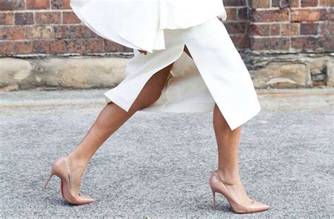 Zapatos nude los únicos capaces de alargar tus piernas al instante Effortless Chic