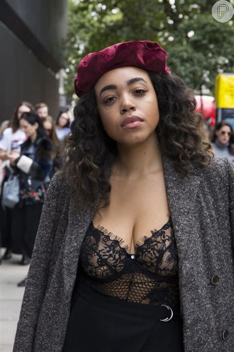 Foto Lingerie à mostra nos looks é tendência Confira dicas de Fashion Stylist Purepeople