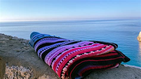 Ravelry Netflix Tudum Blanket Pattern By Ophelia Talks