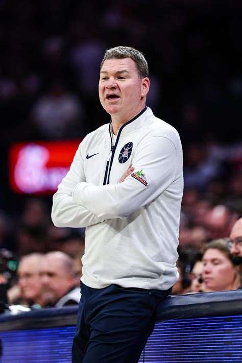 Arizona coach Tommy Lloyd has emotional response to Utah midseason