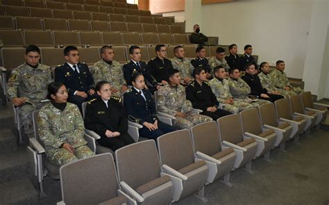 Cadetes De Las Fuerzas Armadas Del Per Visitan El Ceeep Centro De