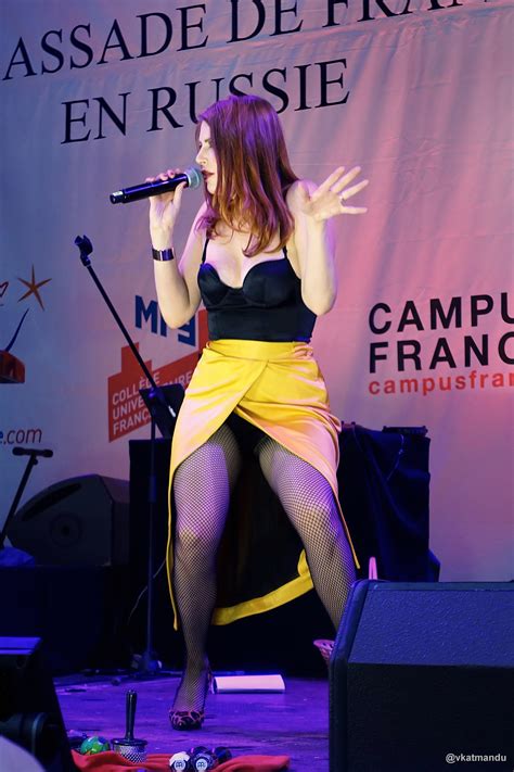 Naked Elodie Frégé in Divers concerts