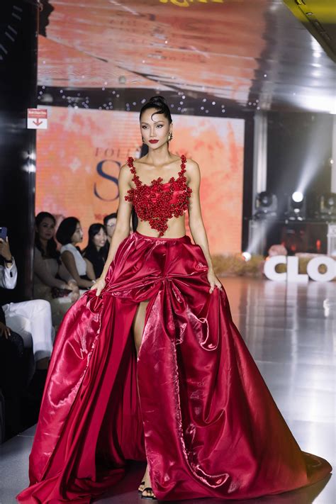 Hoa hậu HHen Niê lần đầu diện bikini khoét hông gợi cảm táo bạo khi diễn vedette